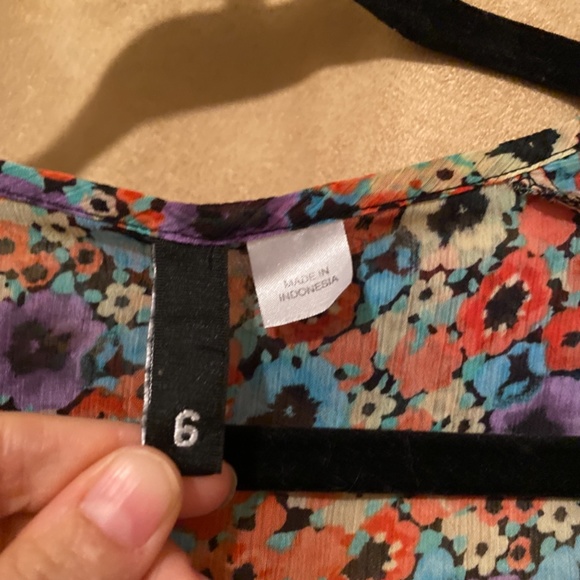 Divided by H&M flowered blouse sheer size 6 - Picture 3 of 6